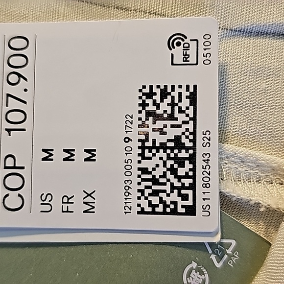 H&M, NWT wide leg white with pinstripe. Size medium. Elastic waist with tie. - Picture 6 of 8